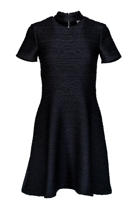 Shoshanna - Black Ripple Texture Fit & Flare Dress Sz 2 Open-back unclassified dresses